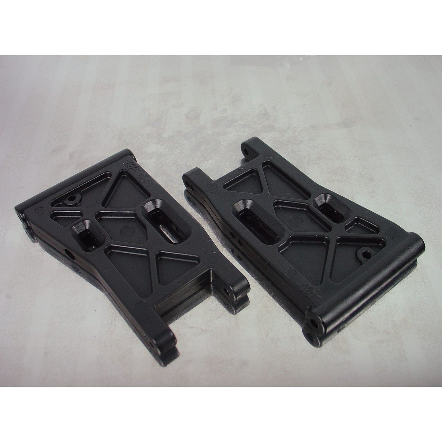 HB By HPI Racing Front Suspension Arm Set 67385