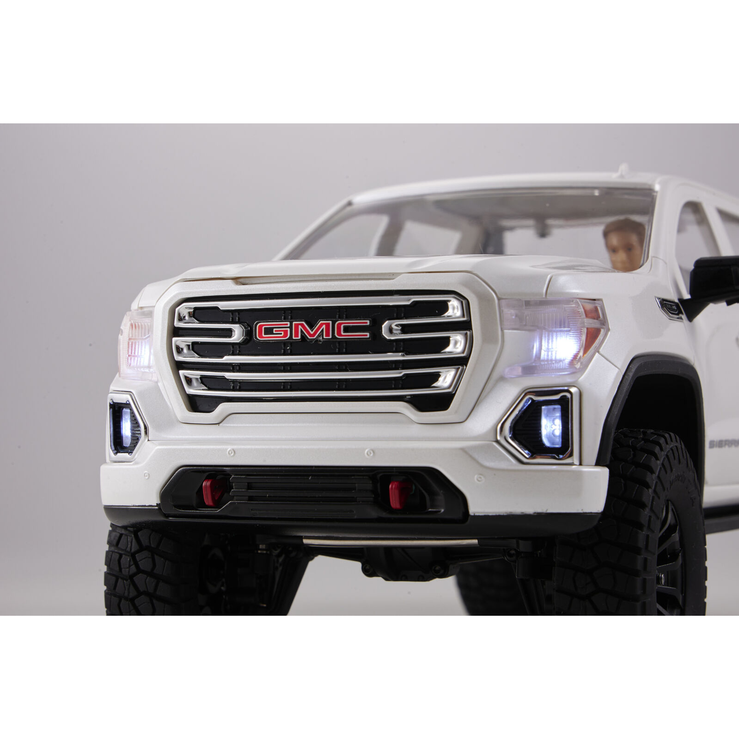 
                  
                    FCX18 1:18 GMC SIERRA 2019 White Brushless
                  
                